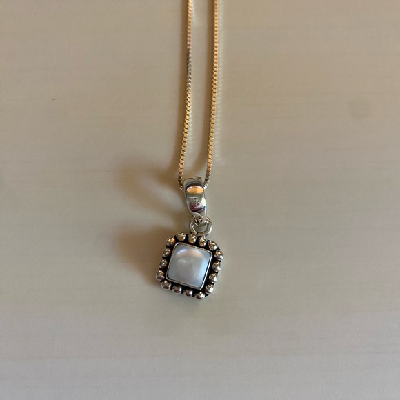 Silpada Sterling Silver Button Frame Pearl Necklace - Picture 3 of 3